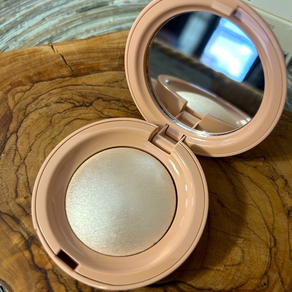 Rare Beauty Makeup Rare Beauty Positive Light Silky Touch